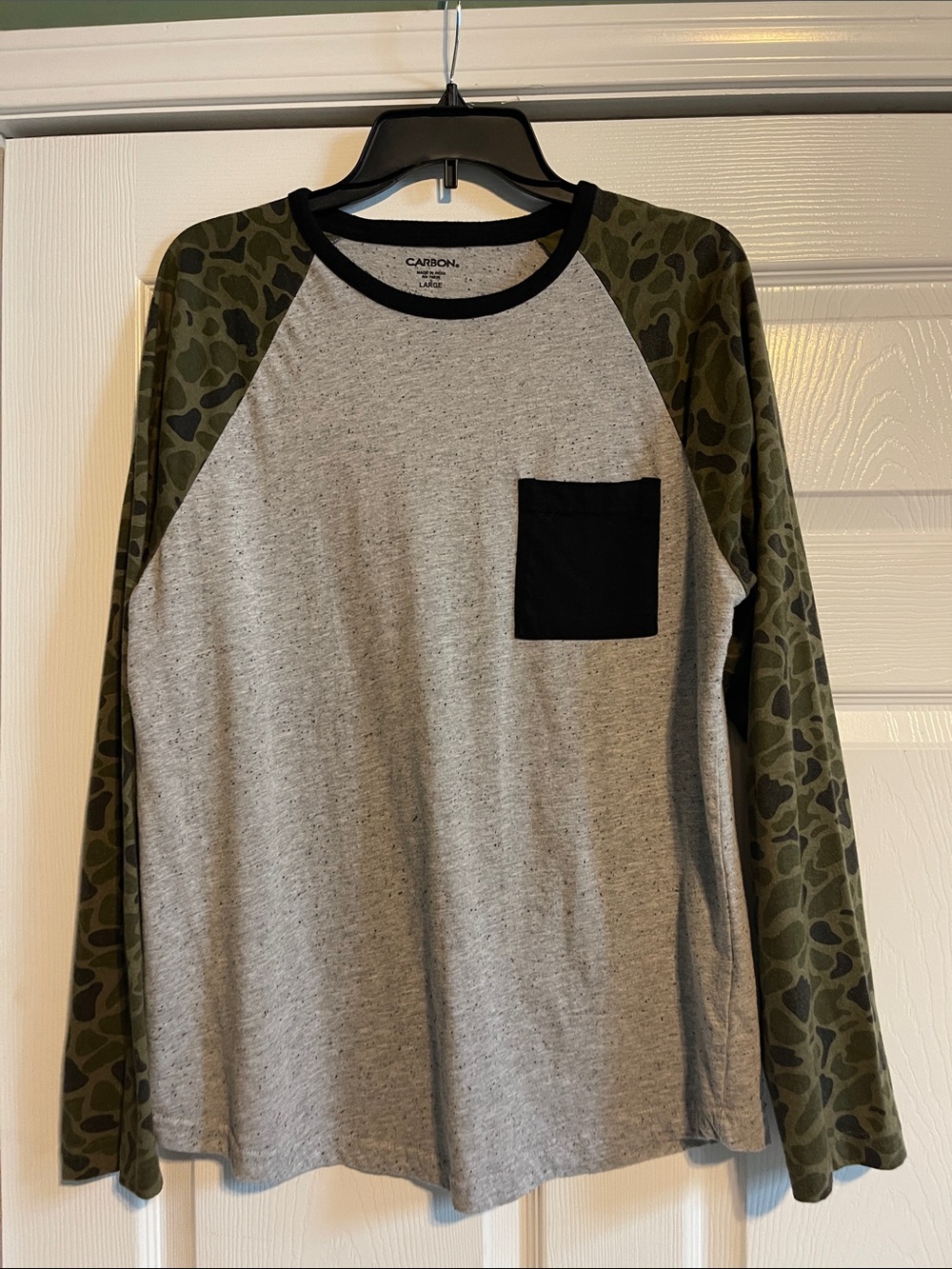 Men’s Carbon Heather Gray Long-Sleeve Tee with Olive Camo Sleeves